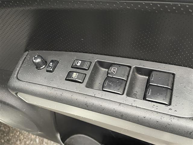 エクストレイル 20Xtt ☆4WD☆純正SDナビ(CD・SD・VTR)☆バックカメラ☆前ドラレコ☆ルーフレール☆クルーズコントロール☆ダウンヒルアシスト☆ETC☆革巻きステアリング☆ステアリングスイッチ(16枚目)