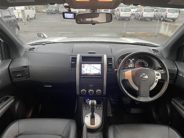 エクストレイル 20Xtt ☆4WD☆純正SDナビ(CD・SD・VTR)☆バックカメラ☆前ドラレコ☆ルーフレール☆クルーズコントロール☆ダウンヒルアシスト☆ETC☆革巻きステアリング☆ステアリングスイッチ(40枚目)