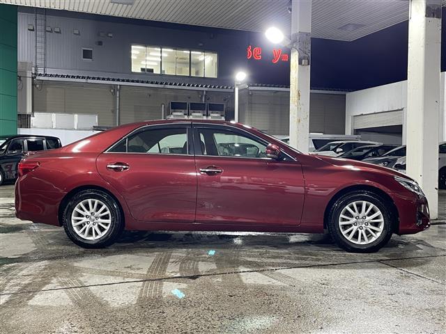 マークＸ ２５０Ｇ　Ｆｏｕｒ　４ＷＤ／ワンオーナー／寒冷地仕様／純正１６ＡＷ／純正フロアマット／フォグランプ／社外ナビ／フルセグＴＶ／ＡＭ／ＦＭ／ＣＤ／ＤＶＤ／ＢＴ／Ｄ席パワーシート／ＭＴモード付ＡＴ／横滑り防止機能／オートライト（7枚目）