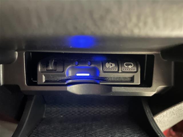 マークＸ ２５０Ｇ　Ｆｏｕｒ　４ＷＤ／ワンオーナー／寒冷地仕様／純正１６ＡＷ／純正フロアマット／フォグランプ／社外ナビ／フルセグＴＶ／ＡＭ／ＦＭ／ＣＤ／ＤＶＤ／ＢＴ／Ｄ席パワーシート／ＭＴモード付ＡＴ／横滑り防止機能／オートライト（14枚目）