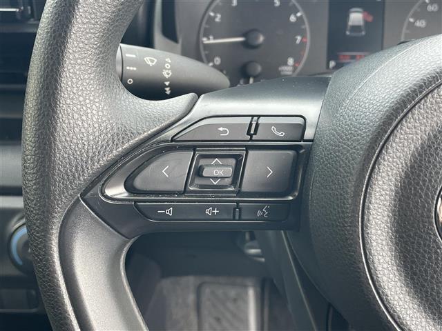 ヤリス Ｘ　４ＷＤ／社外ナビ／バックカメラ／クルーズコントロール／横滑り防止／オートハイビーム／ワイパーデアイサー／ヘッドライトレベライザー／スペアキー／取扱説明書／保証書（12枚目）