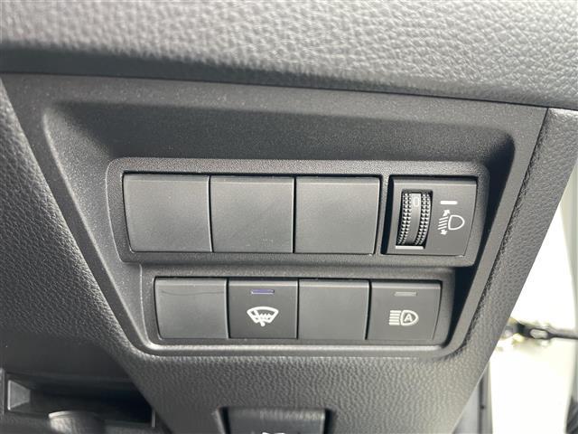 ヤリス Ｘ　４ＷＤ／社外ナビ／バックカメラ／クルーズコントロール／横滑り防止／オートハイビーム／ワイパーデアイサー／ヘッドライトレベライザー／スペアキー／取扱説明書／保証書（17枚目）