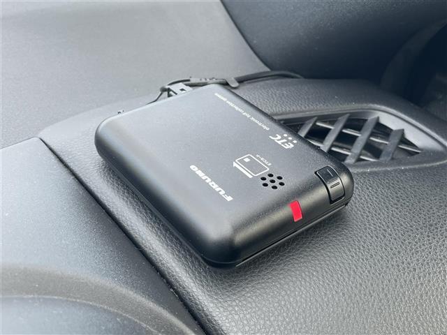 ヤリス Ｘ　４ＷＤ／社外ナビ／バックカメラ／クルーズコントロール／横滑り防止／オートハイビーム／ワイパーデアイサー／ヘッドライトレベライザー／スペアキー／取扱説明書／保証書（34枚目）