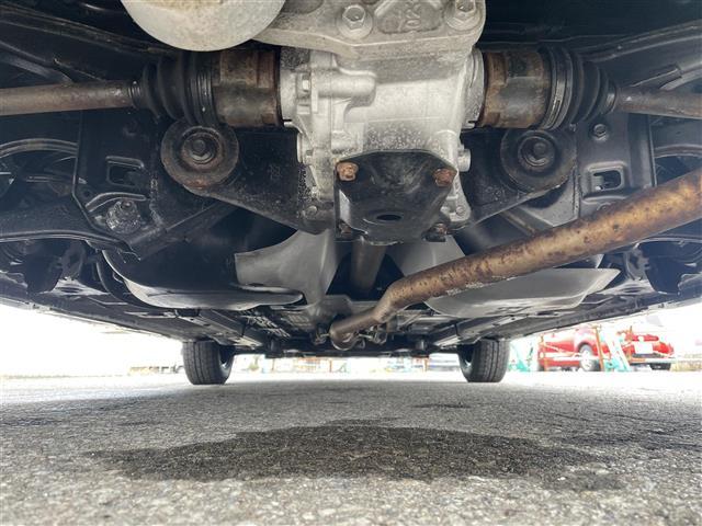 ヤリス Ｘ　４ＷＤ／社外ナビ／バックカメラ／クルーズコントロール／横滑り防止／オートハイビーム／ワイパーデアイサー／ヘッドライトレベライザー／スペアキー／取扱説明書／保証書（37枚目）