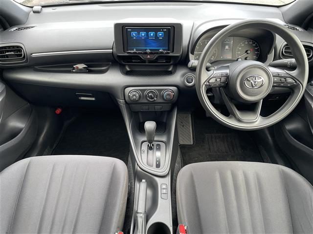 ヤリス Ｘ　４ＷＤ／社外ナビ／バックカメラ／クルーズコントロール／横滑り防止／オートハイビーム／ワイパーデアイサー／ヘッドライトレベライザー／スペアキー／取扱説明書／保証書（40枚目）