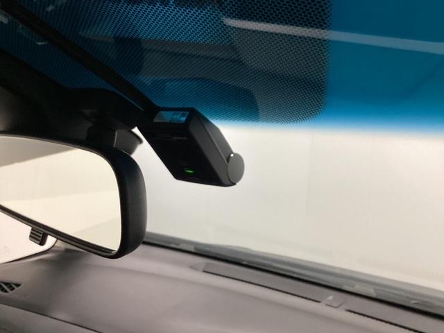 フィットハイブリッド Ｌホンダセンシング　光触媒抗菌消臭施工済　誤発進抑制　横滑り防止　ドライブレコーダー　カーテンエアバッグ　セキュリティーアラーム　地デジＴＶ　パワーステアリング　ナビＴＶ　ＤＶＤ再生　助手席エアバッグ　スマ－トキ－（14枚目）