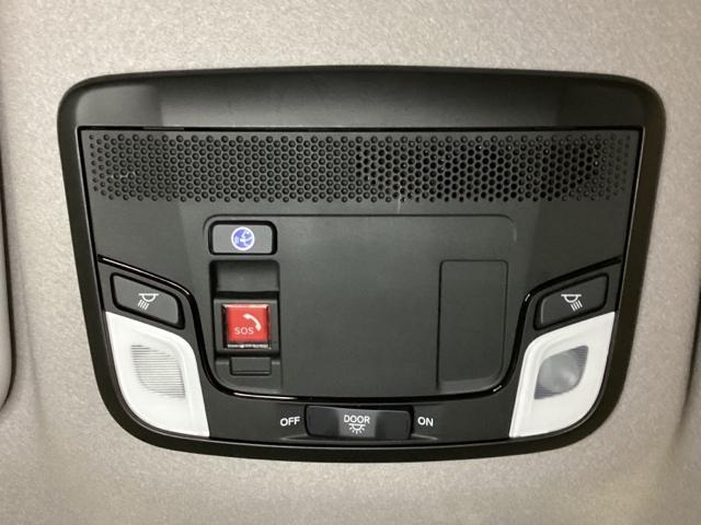 フィット e:HEVホーム 中古スタッドレスタイヤ、純正ナビディスプレー、ドライブレコーダー前後装着+ETC付 当社デモカー 前後誤発進抑制機能 クリソナ 助手席エアバッグ 運転席エアバッグ 1オナ アイドリングストップ ABS(8枚目)