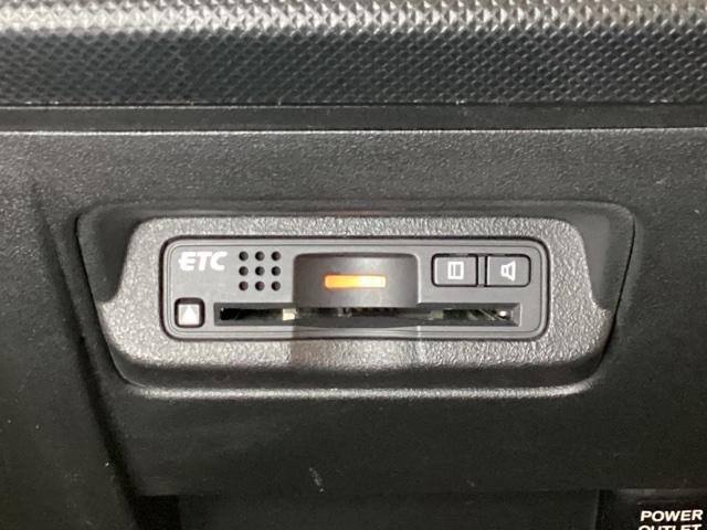 フリード Gジャストセレクション 光触媒抗菌消臭施工済 Bモニター スマトキー 地上デジタルTV 助手席エアバッグ AUTOエアコン パワステ ナビTV 両側スライド片側電動 ETC イモビ 運転席エアバッグ PW ABS DVD再生(14枚目)