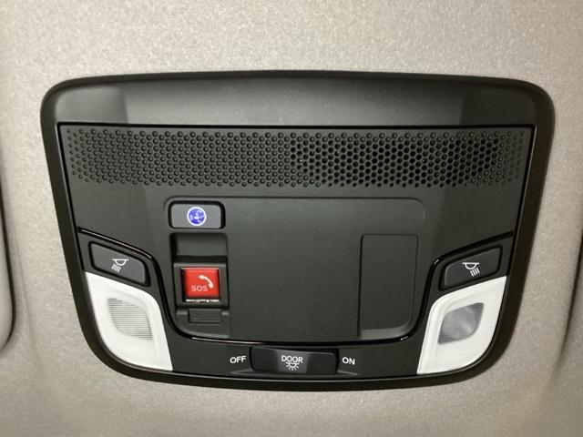 フィット e:HEVホーム 中古スタッドレスタイヤ、純正メモリーナビ、ドライブレコーダー前後装着+ETC付 当社デモカー 前後誤発進抑制機能 クリソナ 助手席エアバッグ 運転席エアバッグ 両側電動スライドドア 1オナ USB接続(6枚目)
