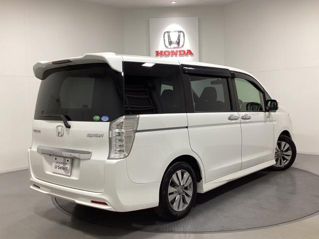 ステップワゴンスパーダ S 光触媒抗菌消臭施工済 Wエアバック スマートキーシステム 地デジ対応 両側スライド片側電動ドア パワステ パワーウインドウ 横滑り防止機能 キーレス Bカメラ エアバック ナビ&TV 3列シート(3枚目)