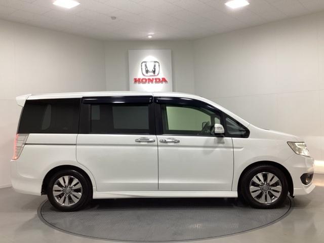 ステップワゴンスパーダ S 光触媒抗菌消臭施工済 Wエアバック スマートキーシステム 地デジ対応 両側スライド片側電動ドア パワステ パワーウインドウ 横滑り防止機能 キーレス Bカメラ エアバック ナビ&TV 3列シート(4枚目)