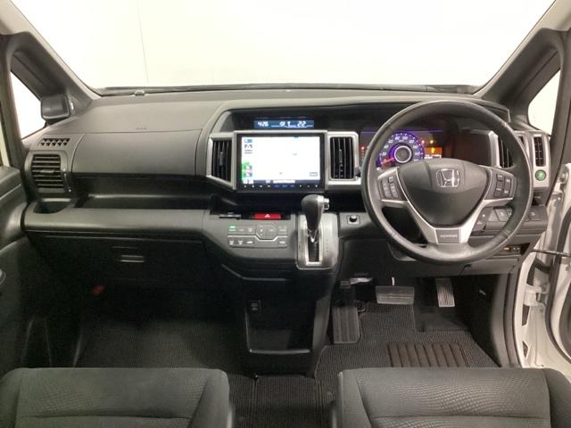 ステップワゴンスパーダ S 光触媒抗菌消臭施工済 Wエアバック スマートキーシステム 地デジ対応 両側スライド片側電動ドア パワステ パワーウインドウ 横滑り防止機能 キーレス Bカメラ エアバック ナビ&TV 3列シート(5枚目)