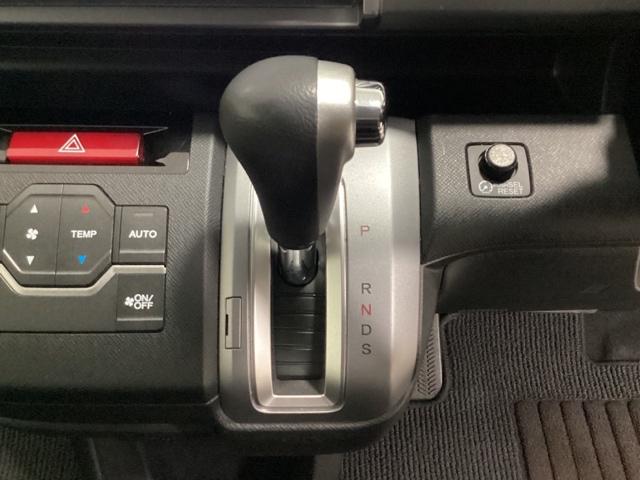 ステップワゴンスパーダ S 光触媒抗菌消臭施工済 Wエアバック スマートキーシステム 地デジ対応 両側スライド片側電動ドア パワステ パワーウインドウ 横滑り防止機能 キーレス Bカメラ エアバック ナビ&TV 3列シート(9枚目)