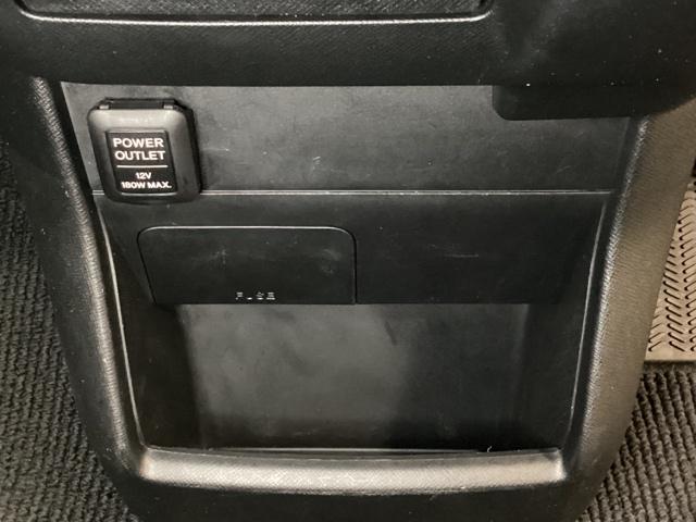 ステップワゴンスパーダ S 光触媒抗菌消臭施工済 Wエアバック スマートキーシステム 地デジ対応 両側スライド片側電動ドア パワステ パワーウインドウ 横滑り防止機能 キーレス Bカメラ エアバック ナビ&TV 3列シート(17枚目)