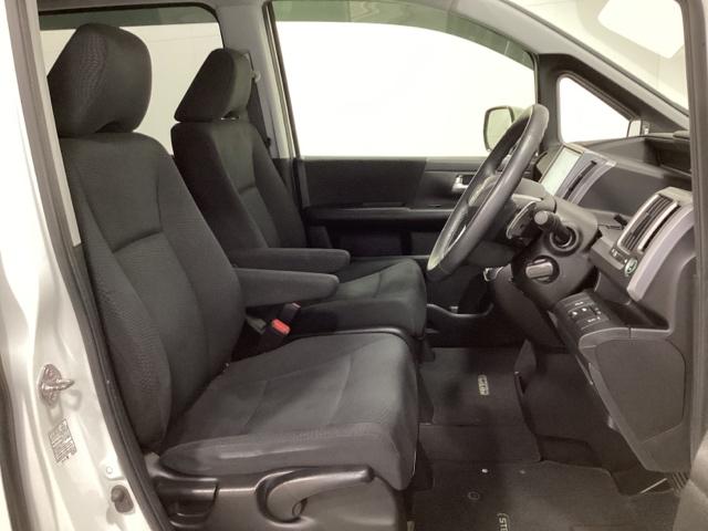 ステップワゴンスパーダ S 光触媒抗菌消臭施工済 Wエアバック スマートキーシステム 地デジ対応 両側スライド片側電動ドア パワステ パワーウインドウ 横滑り防止機能 キーレス Bカメラ エアバック ナビ&TV 3列シート(18枚目)