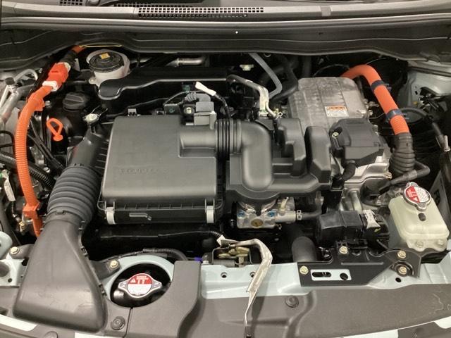 フィット e:HEVホーム 中古スタッドレスタイヤ、純正メモリーナビ、ドライブレコーダー前後装着+ETC付 当社デモカー 前後誤発進抑制機能 クリソナ 助手席エアバッグ 運転席エアバッグ 1オナ アイドリングストップ USB接続(26枚目)