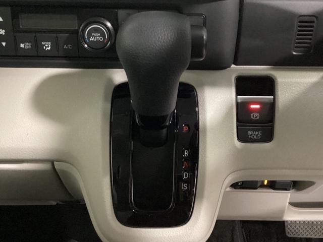 N-BOX ベースグレード 中古スタッドレスタイヤ、純正メモリーナビ、ドライブレコーダー前後装着+ETC付 当社デモカー 衝突軽減システム スマートキ- カーテンエアバック イモビライザー ECOモード 横滑り防止 キーフリー(11枚目)