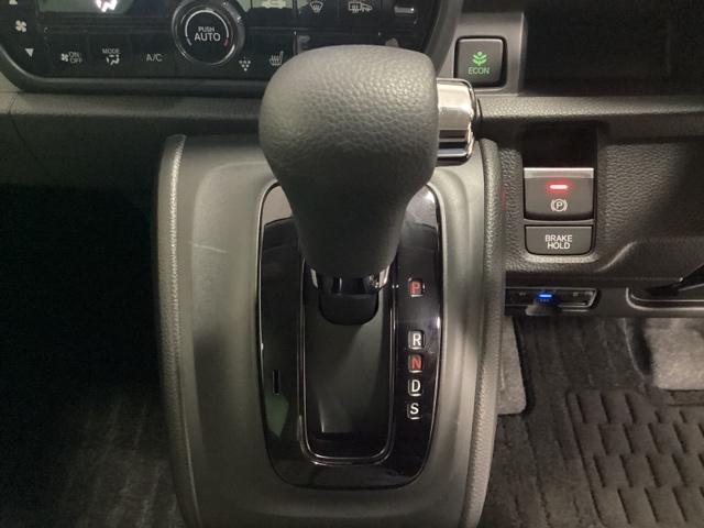 N-ONE オリジナル 光触媒抗菌消臭施工済 Rカメラ パーキングセンサー シ-トヒ-タ- LEDヘッドライト 横滑り防止 サイドエアバッグ エアコン パワーステアリング ABS USB DVD クルーズコントロール ETC(8枚目)