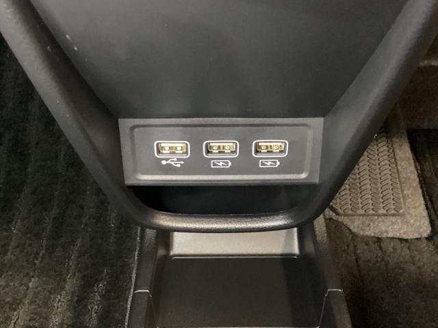 N-ONE オリジナル 光触媒抗菌消臭施工済 Rカメラ パーキングセンサー シ-トヒ-タ- LEDヘッドライト 横滑り防止 サイドエアバッグ エアコン パワーステアリング ABS USB DVD クルーズコントロール ETC(10枚目)