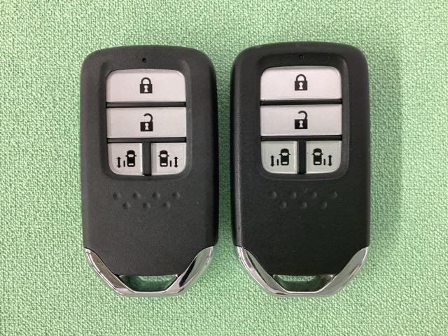 フリード クロスター　当社レンタアップ　光触媒抗菌消臭施工済　ＵＳＢ　バックカメラ　ＬＥＤヘッドライト　両側電動ドア　ＶＳＡ　サイドカーテンエアバック　ＤＶＤ再生　オートクルーズコントロール　スマ－トキ－　シートヒーター（12枚目）