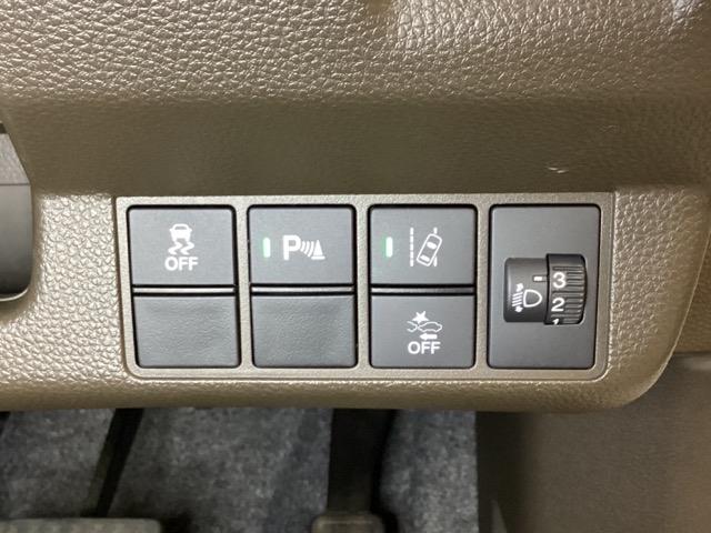 N-WGN Lホンダセンシング 光触媒抗菌消臭施工済 ETC装備 Bモニタ 誤発進抑制 LEDランプ シートヒータ オートライト DVD フルセグ 横滑り防止機能 USBポート パーキングセンサー セキュリティアラーム キーフリー(14枚目)