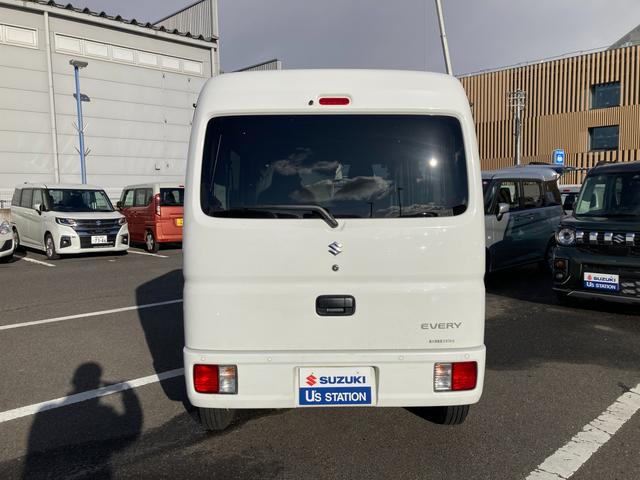 エブリイ PAリミテッド 6型 パートタイム4WD CVT ★中古車ご成約時にスズキ純正ナビ本体50%OFF!、または50台限定で当社指定10インチナビ本体80%OFF!!(工賃・付属品は別途頂戴いたします)★(8枚目)
