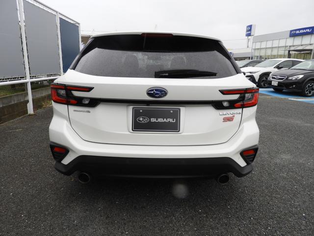 レヴォーグ ＳＴＩ　Ｓｐｏｒｔ　ＥｙｅＳｉｇｈｔ搭載車　新世代アイサイト　左右独立フルオートエアコン　ＬＥＤヘッドランプ　キーレスアクセス＆プッシュスタート（5枚目）