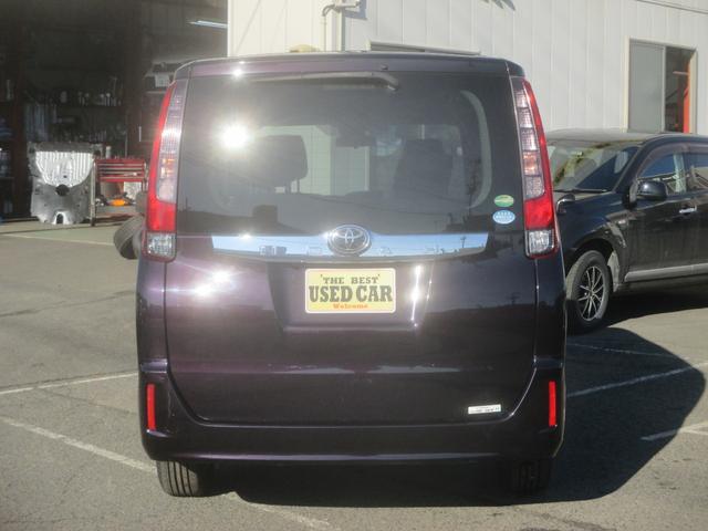 ノア X 4WD車 トヨタセーフティセンス 社外アルミ サマータイヤ新品装着済み LEDライト 社外ナビゲーション TV バックカメラ DVD再生 片側パワースライドドア フロントガラスワイパーデアイサ(6枚目)