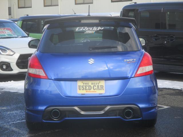 スイフトスポーツ ベースグレード　ＲＡＹＳグラムライツ１７インチホイール　サマータイヤ新品装着済み　ＧＲＥＤＤＹマフラー　車高調　社外エアクリ　リヤウイング　グリル　社外ナビ　フルＴＶ　ブルートゥースオーディオ　ディスチャージライト（4枚目）