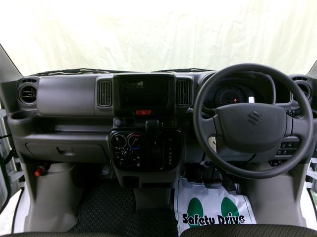 フロントシートは取外して高温スチームで洗浄除菌、エンジンルームも洗浄・コーティングでピカピカです。