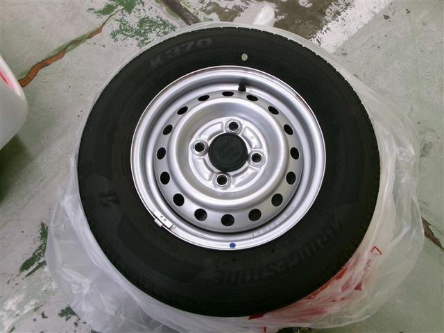 夏タイヤ積み込みです