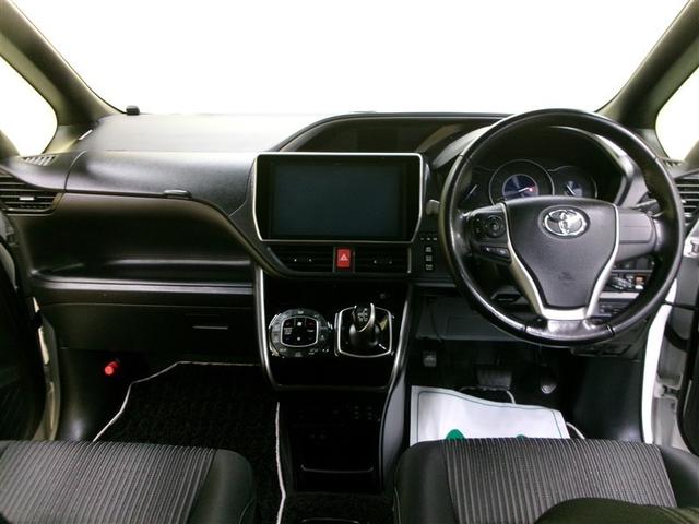 ヴォクシー ハイブリッドＺＳ　煌　衝突被害軽減システム　メモリーナビ　フルセグ　両側電動スライド　ＬＥＤヘッドランプ　アルミホイール　後席モニター　バックカメラ　ドラレコ　スマートキー　オートクルーズコントロール　ＥＴＣ　盗難防止装置（3枚目）