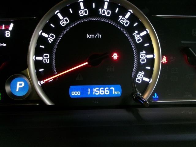 ヴォクシー ＺＳ　煌ＩＩ　４ＷＤ　寒冷地　衝突被害軽減システム　メモリーナビ　フルセグ　両側電動スライド　ＬＥＤヘッドランプ　アルミホイール　後席モニター　バックカメラ　スマートキー　アイドリングストップ　ＥＴＣ　盗難防止装置（4枚目）