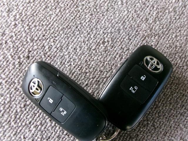 ルーミー Ｘ　４ＷＤ　寒冷地　衝突被害軽減システム　メモリーナビ　電動スライドドア　バックカメラ　スマートキー　ＥＴＣ　盗難防止装置　キーレス　横滑り防止機能（18枚目）