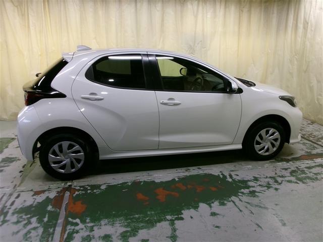 ヤリス Ｘ　４ＷＤ　寒冷地　衝突被害軽減システム　メモリーナビ　バックカメラ　スマートキー　オートクルーズコントロール　ＥＴＣ　盗難防止装置　キーレス　横滑り防止機能（31枚目）