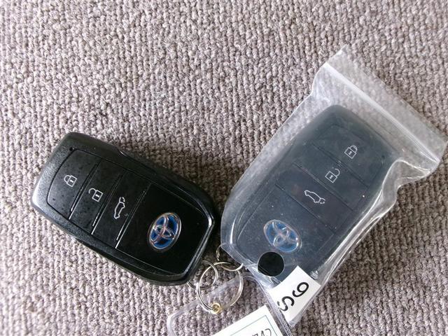 ハリアーハイブリッド Z レザーパッケージ 4WD 寒冷地 衝突被害軽減システム メモリーナビ フルセグ 革シート LEDヘッドランプ アルミホイール バックカメラ ドラレコ スマートキー オートクルーズコントロール ETC 盗難防止装置(18枚目)