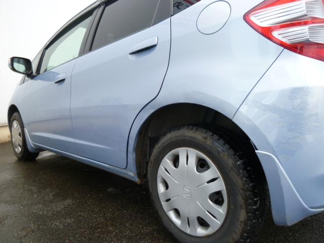 G Fパッケージ CVT オゾン除菌脱臭施工 ウインカー付き電動格納ドアミラー シートリフター チルトステア プライバシーガラス バニティミラー リヤワイパー 純正CD&AUX 14インチアルミ キーレス(5枚目)