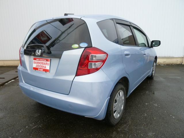 G Fパッケージ CVT オゾン除菌脱臭施工 ウインカー付き電動格納ドアミラー シートリフター チルトステア プライバシーガラス バニティミラー リヤワイパー 純正CD&AUX 14インチアルミ キーレス(7枚目)