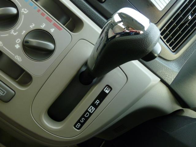 Xf 4WD オゾン除菌脱臭施工 女性禁煙ワンオーナー 寒冷地仕様 新車時防錆施工 整備記録簿H29H31R3有 電動格納ヒーテッドドアミラー リヤヒーターダクト リヤワイパー エコアイドル キーレス CD(12枚目)