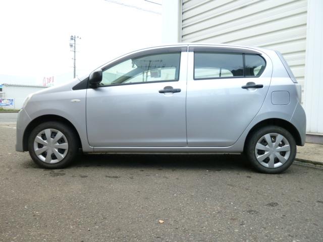 ミライース Lf 4WD 寒冷地 ワンオーナー エコアイドル リヤヒーターダクト 社外CD/USB/AUX リバース連動リヤワイパー アンバー照明デジタルメーター 可倒式リヤシート パワードアロック 両側バニティミラー(4枚目)