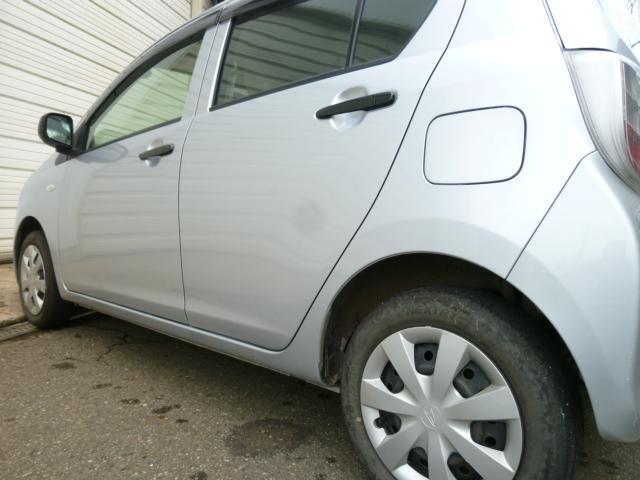 ミライース Lf 4WD 寒冷地 ワンオーナー エコアイドル リヤヒーターダクト 社外CD/USB/AUX リバース連動リヤワイパー アンバー照明デジタルメーター 可倒式リヤシート パワードアロック 両側バニティミラー(5枚目)