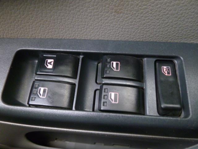 ミライース Lf 4WD 寒冷地 ワンオーナー エコアイドル リヤヒーターダクト 社外CD/USB/AUX リバース連動リヤワイパー アンバー照明デジタルメーター 可倒式リヤシート パワードアロック 両側バニティミラー(17枚目)