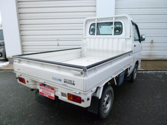 ハイゼットトラック スペシャル　４ＷＤ　５速ＭＴ　ストロング防錆　パワステ　リヤ４枚スプリング　サイドアンダーミラー　間欠式２スピードワイパー　シガーライター　両側サンバイザー　シートスライド　ショッピングフック　両側乗降グリップ（7枚目）