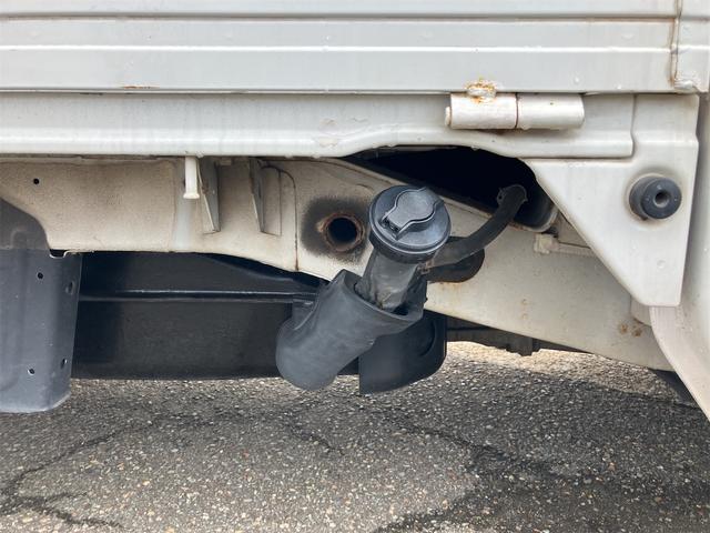 キャリイトラック 4WD MT アルミホイール エアコン パワーステアリング CD MD(21枚目)