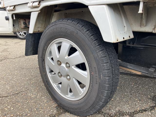 キャリイトラック 4WD MT アルミホイール エアコン パワーステアリング CD MD(23枚目)