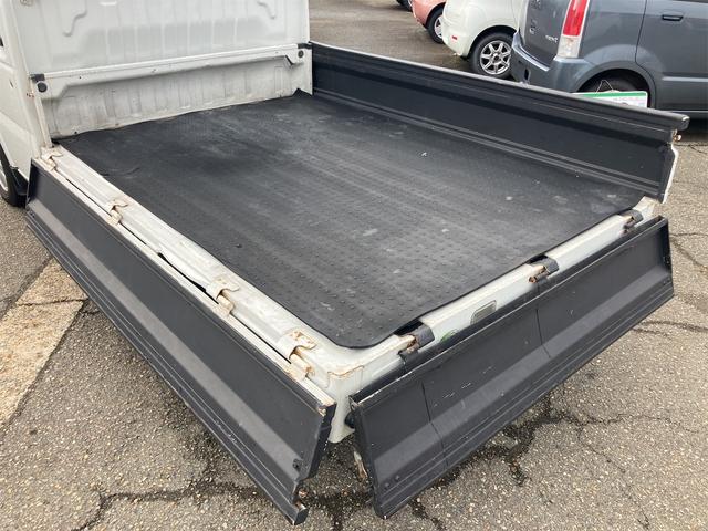 キャリイトラック 4WD MT アルミホイール エアコン パワーステアリング CD MD(31枚目)