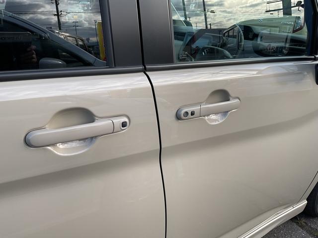 ソリオ ＨＹＢＲＩＤ　ＭＺ　２型　４ＷＤ　全方位モニタ付きナビ　両側リア電動スライドドア　アダプティブオートクルーズ　衝突被害軽減システム　横滑り防止機能　アイドリングストップ　プッシュスタート　オートエアコン　シートヒーター（40枚目）