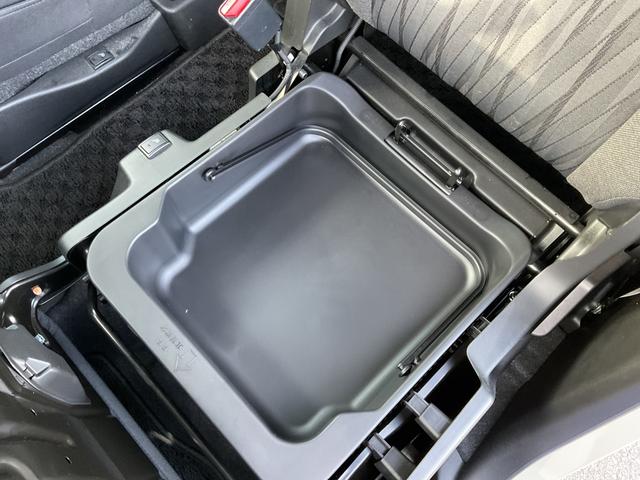 ソリオ ＨＹＢＲＩＤ　ＭＺ　２型　４ＷＤ　全方位モニタ付きナビ　両側リア電動スライドドア　アダプティブオートクルーズ　衝突被害軽減システム　横滑り防止機能　アイドリングストップ　プッシュスタート　オートエアコン　シートヒーター（70枚目）