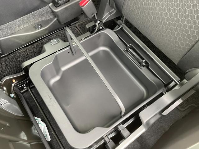 クロスビー ＨＹＢＲＩＤ　ＭＶ　４型　４ＷＤ　ナビ・オーディオレス　スノーモード付４ＷＤ　アダプティブオートクルーズ　衝突被害軽減システム　横滑り防止機能　アイドリングストップ　プッシュスタート　オートエアコン　シートヒーター　オートライト（58枚目）