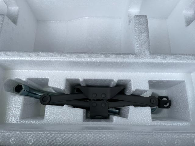 アルトラパン Ｘ　５型　４ＷＤ　バックモニタ付ディスプレイオーディオ　衝突被害軽減システム　横滑り防止機能　アイドリングストップ　プッシュスタート　オートエアコン　シートヒーター　オートライト（53枚目）